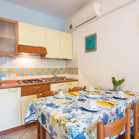 Tatil Evi Delightful In With A Shared Pool