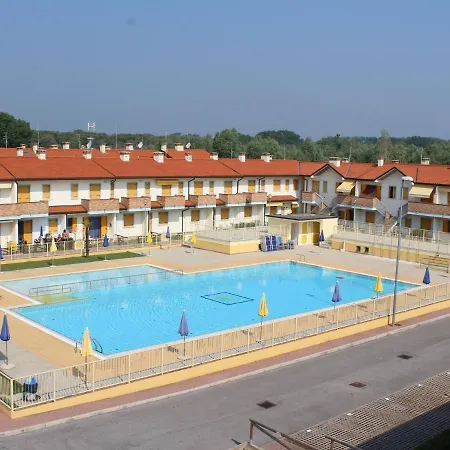 Delightful In With A Shared Pool Розолина